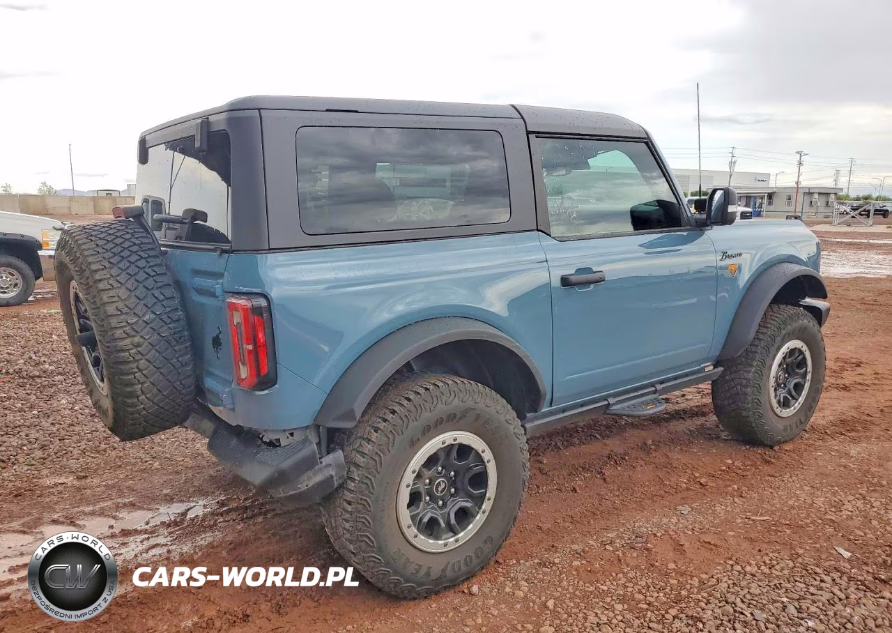 2022 Ford Bronco Base VIN:1FMDE5CPXNLB43645 - 3