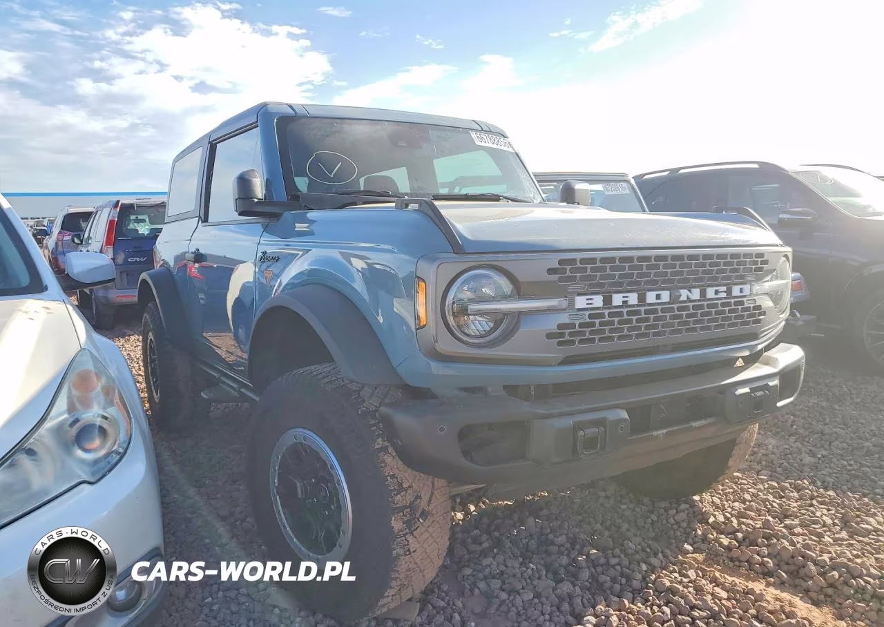 2022 Ford Bronco Base VIN:1FMDE5CPXNLB43645 - 4