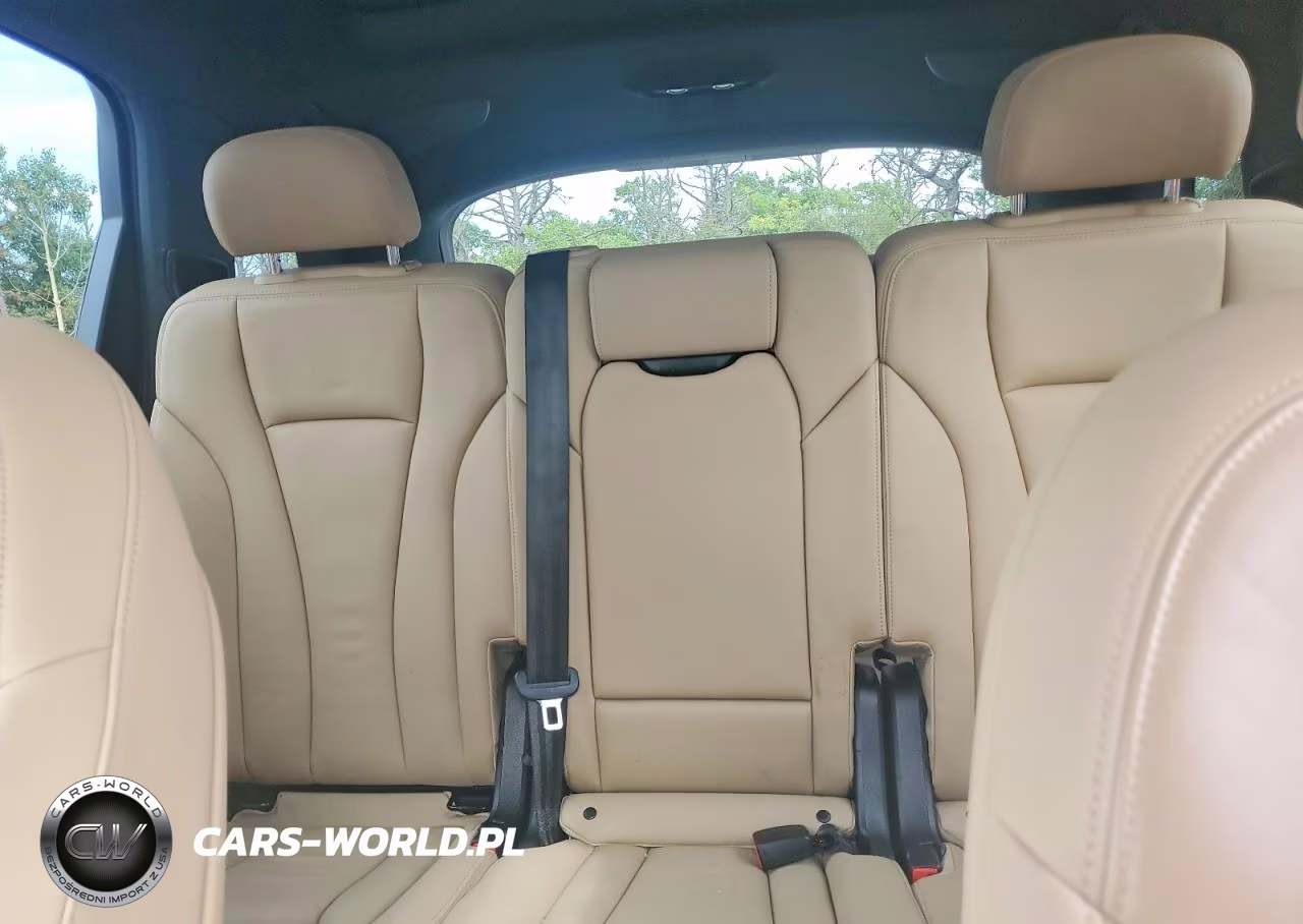 2021 Audi Q7 Premium Plus VIN:WA1LJAF78MD038959 - 10