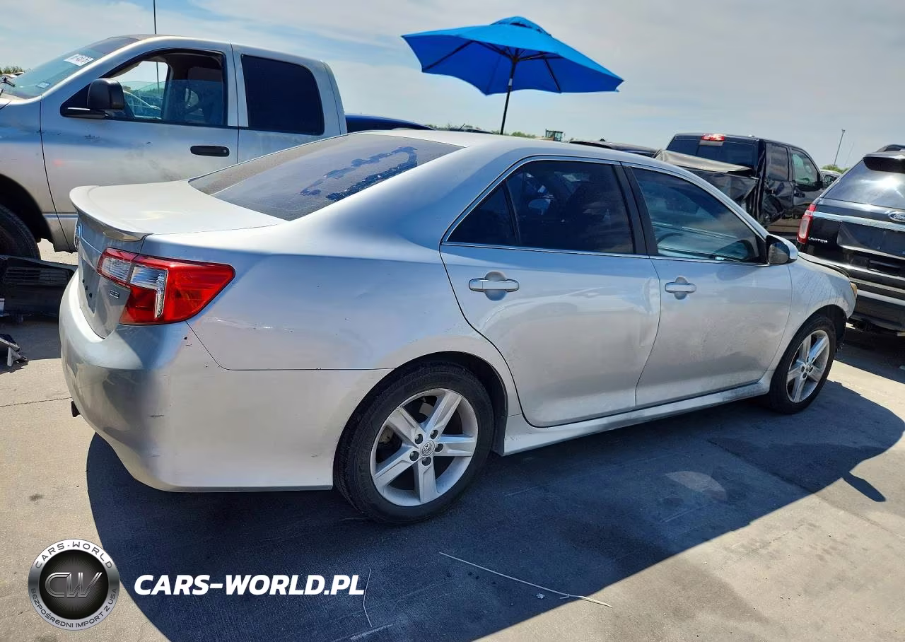 2014 Toyota Camry Se VIN:4T1BF1FK4EU823659 - 3