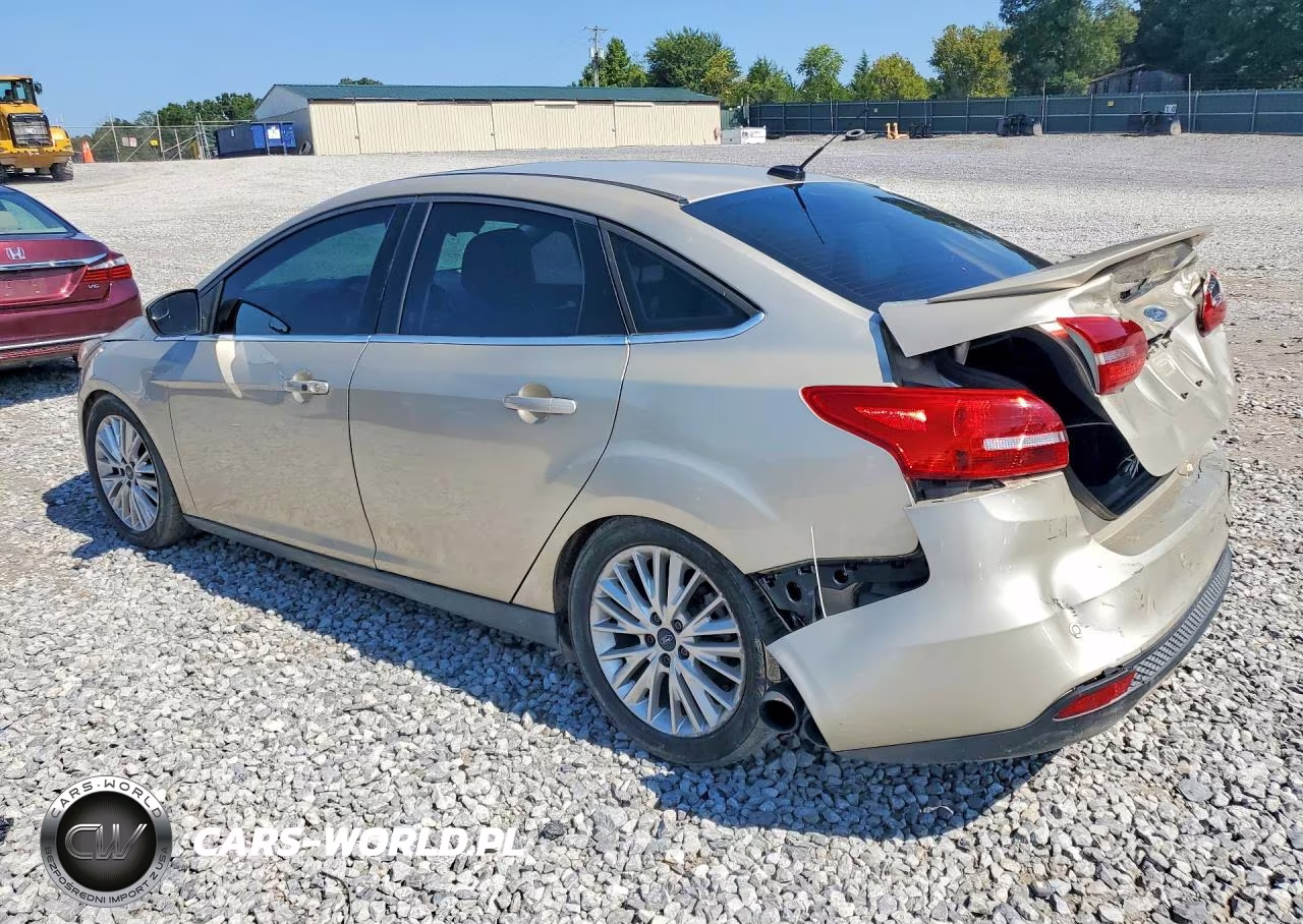 2018 Ford Focus Titanium VIN:1FADP3J27JL252056 - 2