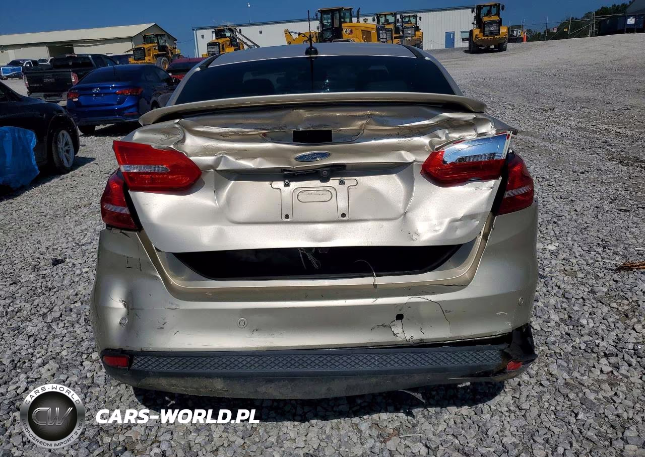 2018 Ford Focus Titanium VIN:1FADP3J27JL252056 - 6