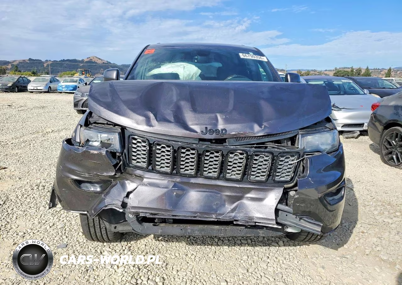 2017 Jeep Grand Cherokee Laredo VIN:1C4RJFAG4HC700603 - 5