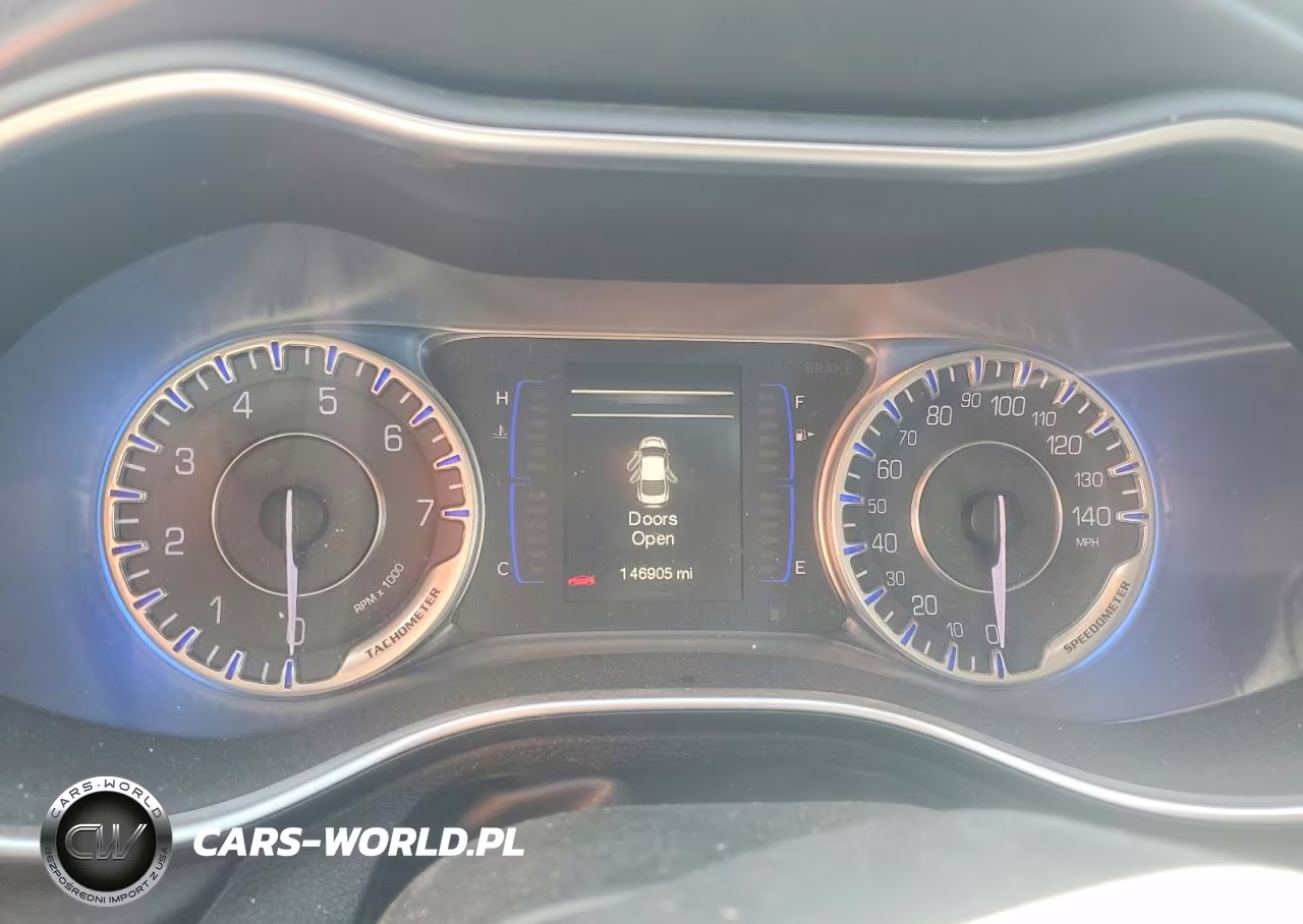 2015 Chrysler 200 Limited VIN:1C3CCCAB2FN570751 - 9