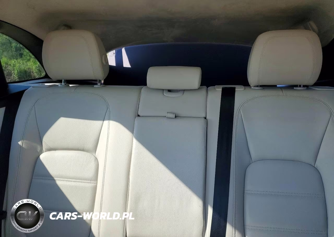 2020 Jaguar F-Pace Prestige VIN:SADCK2GXXLA637406 - 10