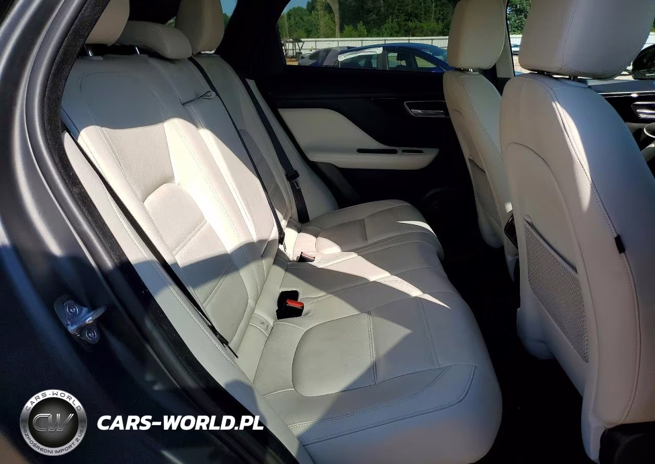 2020 Jaguar F-Pace Prestige VIN:SADCK2GXXLA637406 - 11