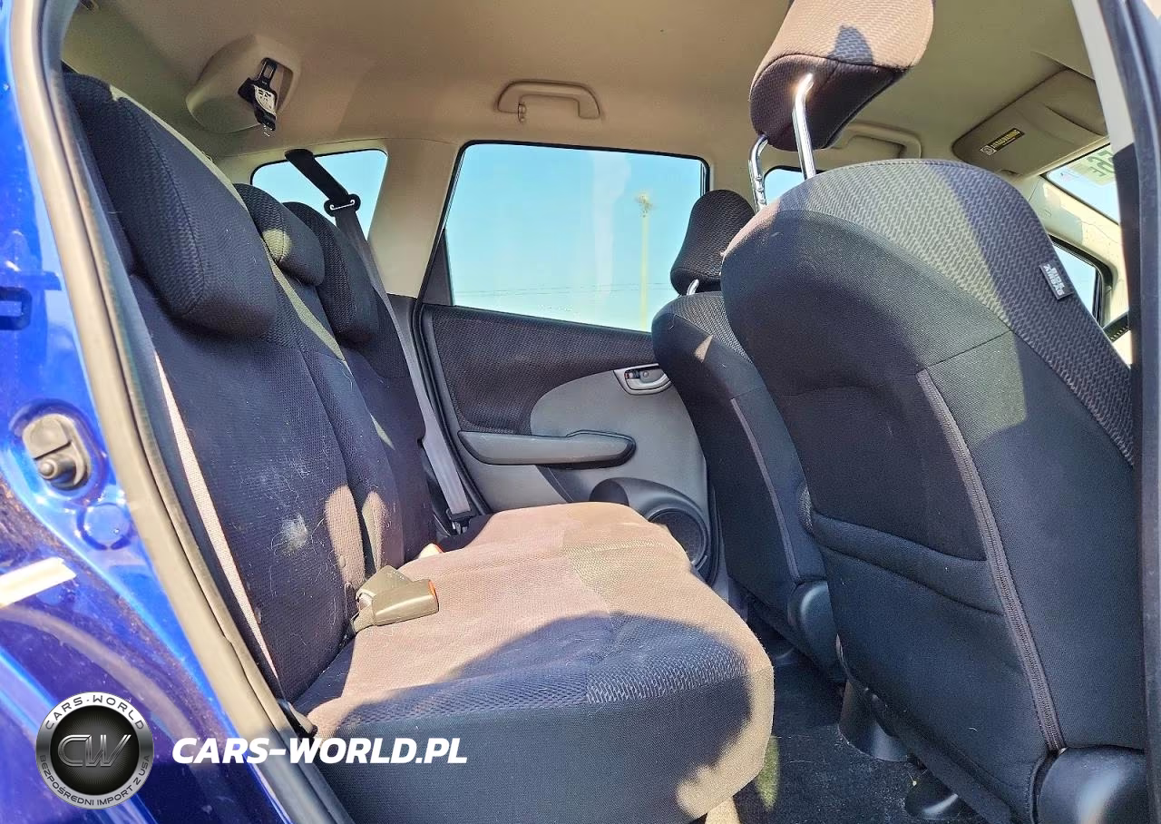 2013 Honda Fit Sport VIN:JHMGE8H62DC007512 - 10