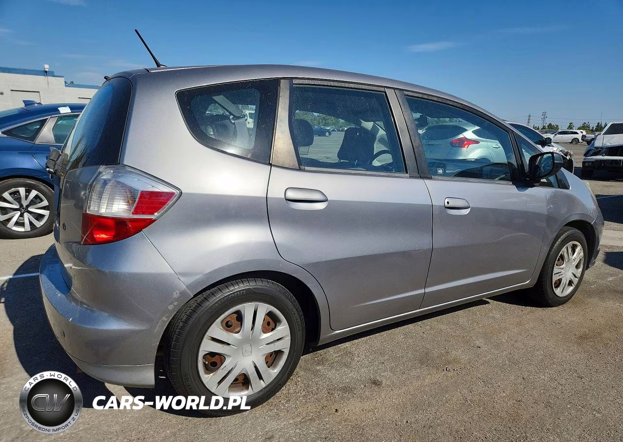 2010 Honda Fit VIN:JHMGE8H27AC022404 - 3