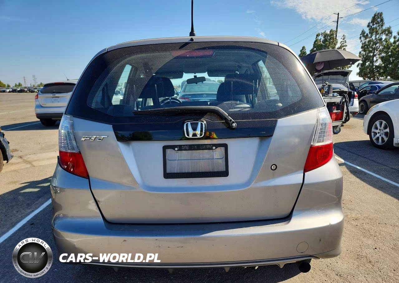 2010 Honda Fit VIN:JHMGE8H27AC022404 - 6