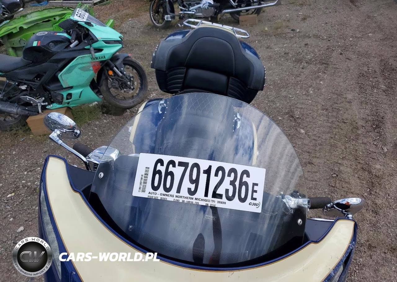 2015 Indian Chieftain VIN:56KTCAAA7F3325702 - 5