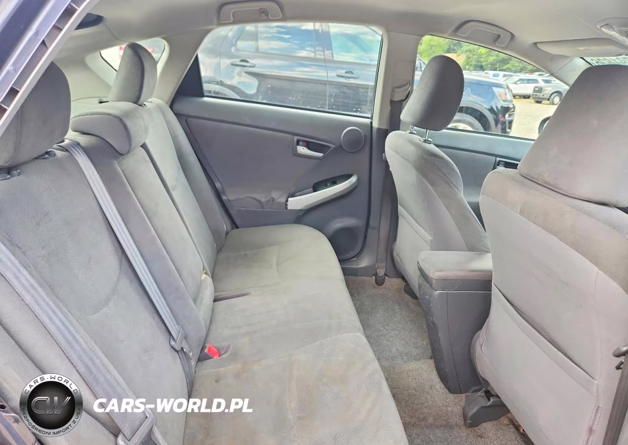2011 Toyota Prius Three VIN:JTDKN3DU4B5304687 - 10