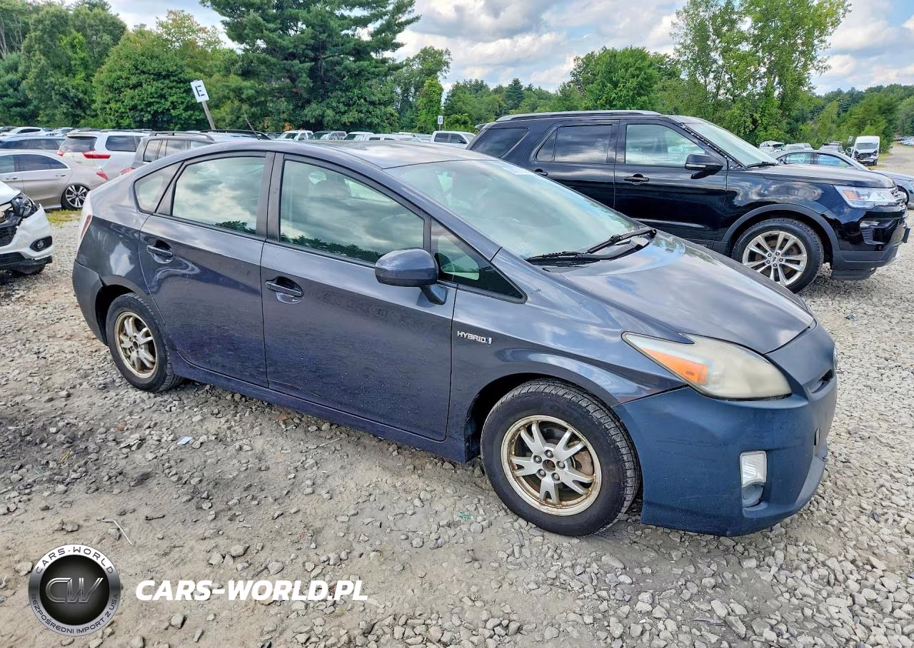 2011 Toyota Prius Three VIN:JTDKN3DU4B5304687 - 4