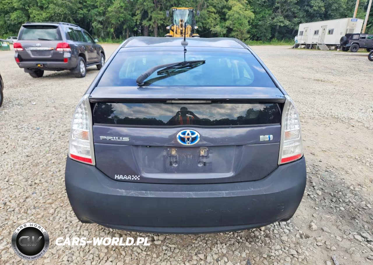 2011 Toyota Prius Three VIN:JTDKN3DU4B5304687 - 6