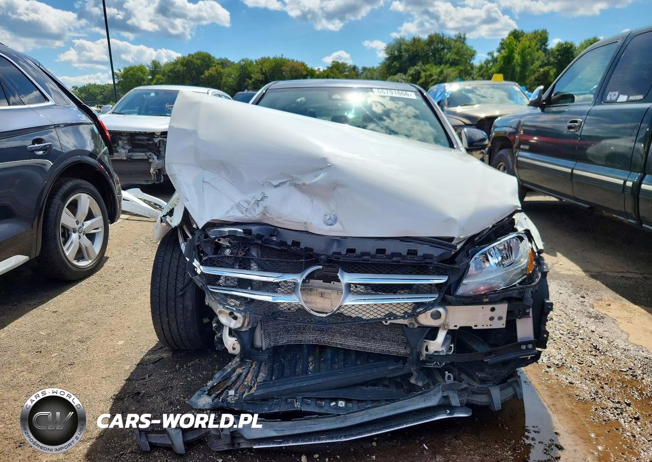 2017 Mercedes-Benz C 300 VIN:55SWF4JBXHU201836 - 5