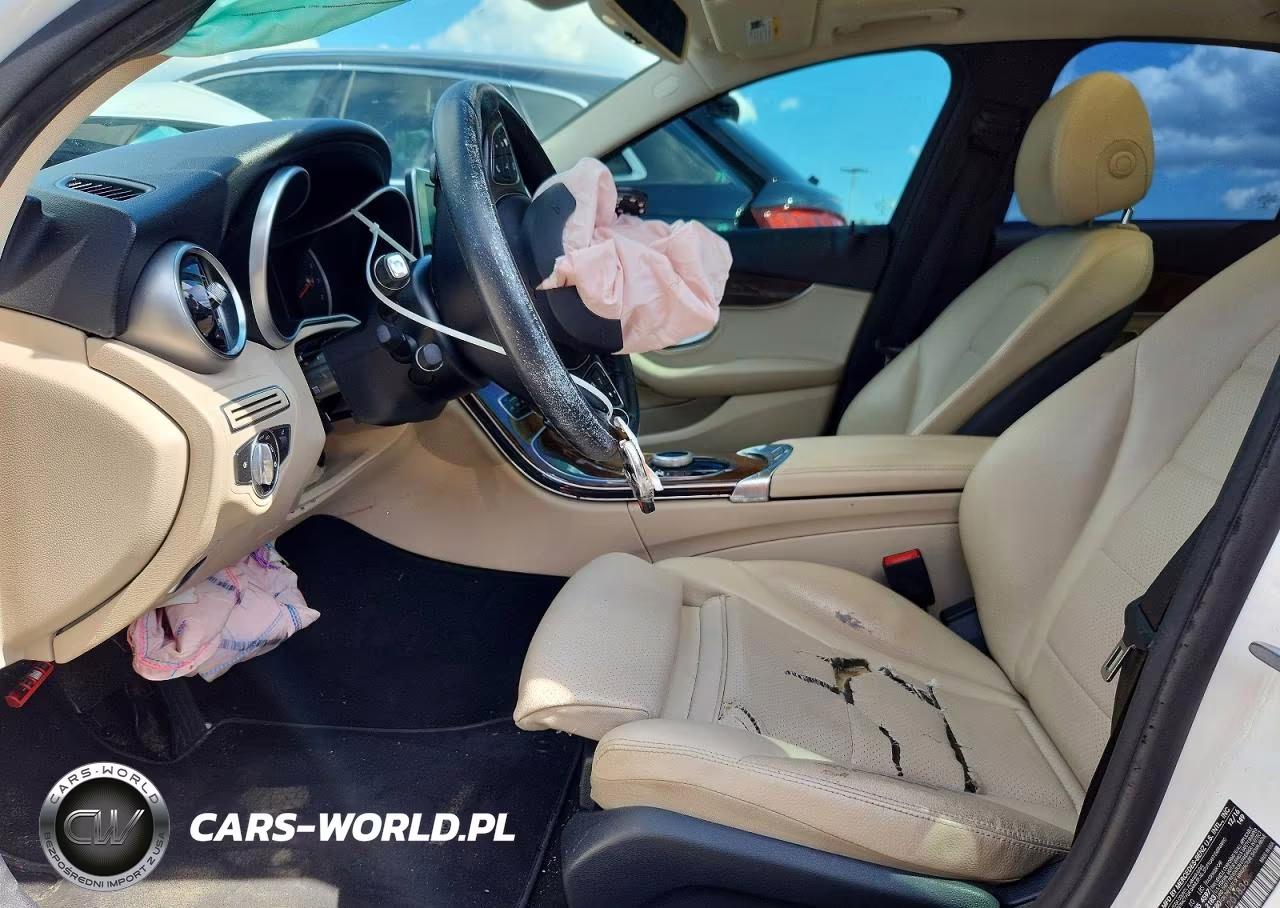 2017 Mercedes-Benz C 300 VIN:55SWF4JBXHU201836 - 7