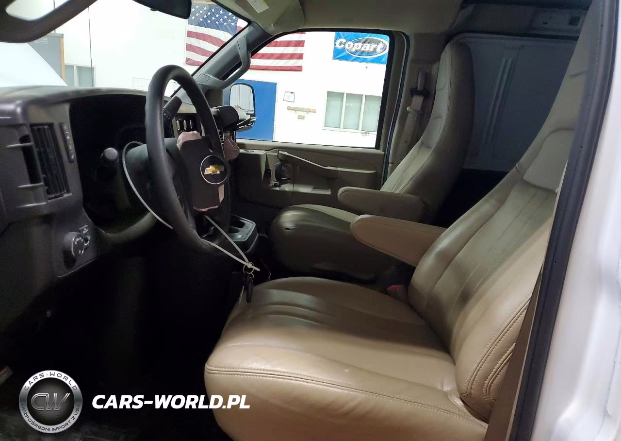 2025 Chevrolet Express G2500 VIN:1GCWGAFP3S1193418 - 7