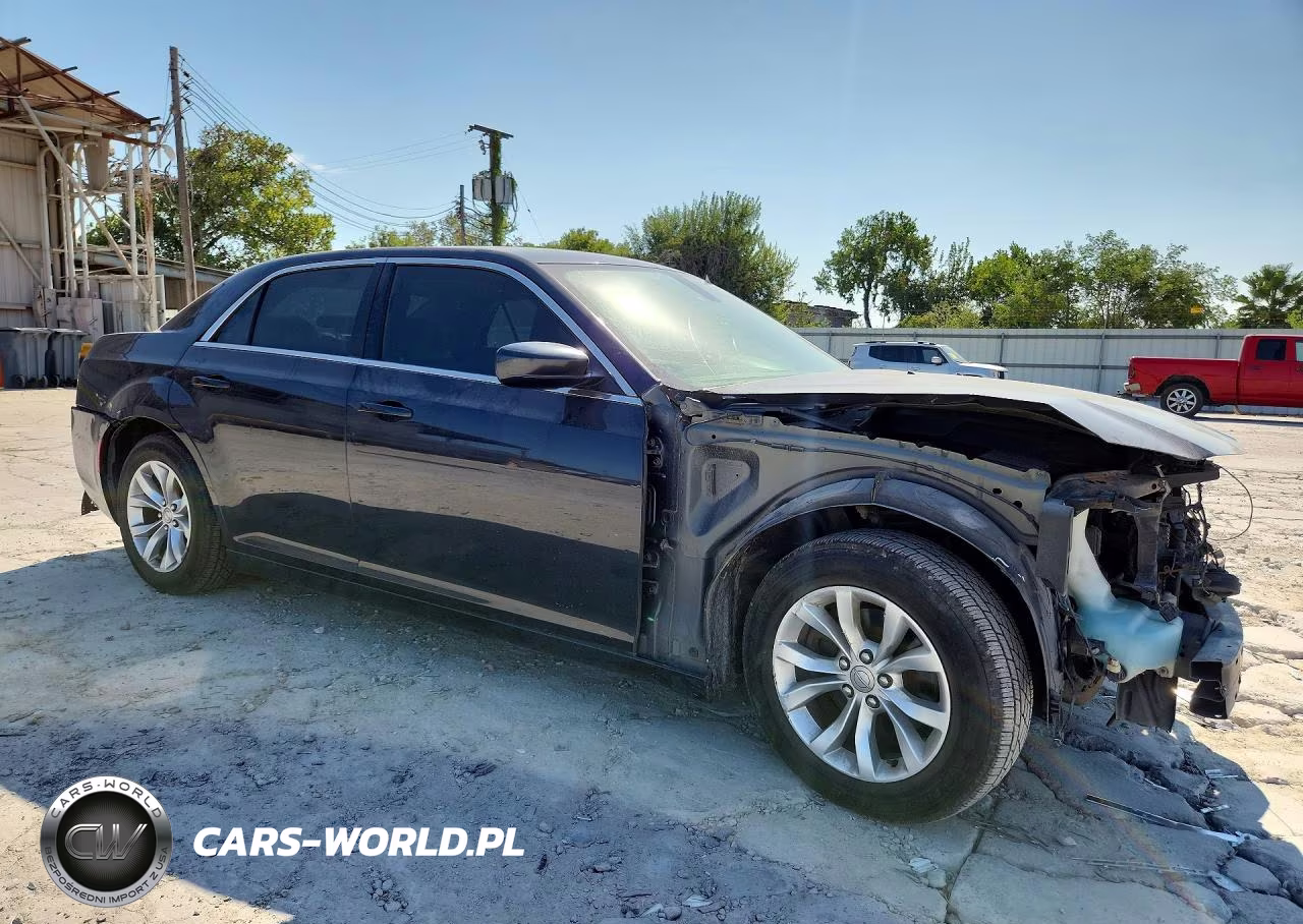 2015 Chrysler 300 Limited VIN:2C3CCAAG6FH929768 - 4
