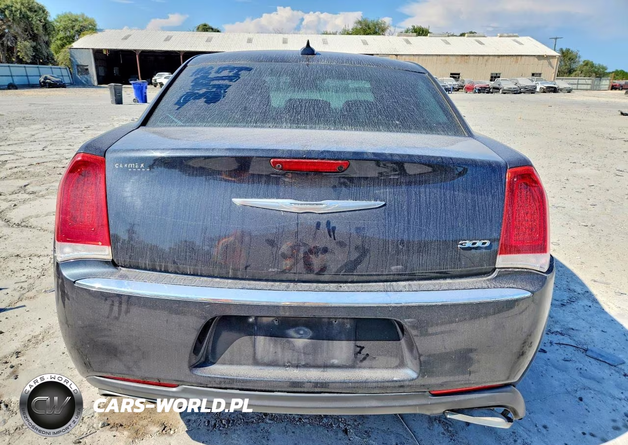 2015 Chrysler 300 Limited VIN:2C3CCAAG6FH929768 - 6