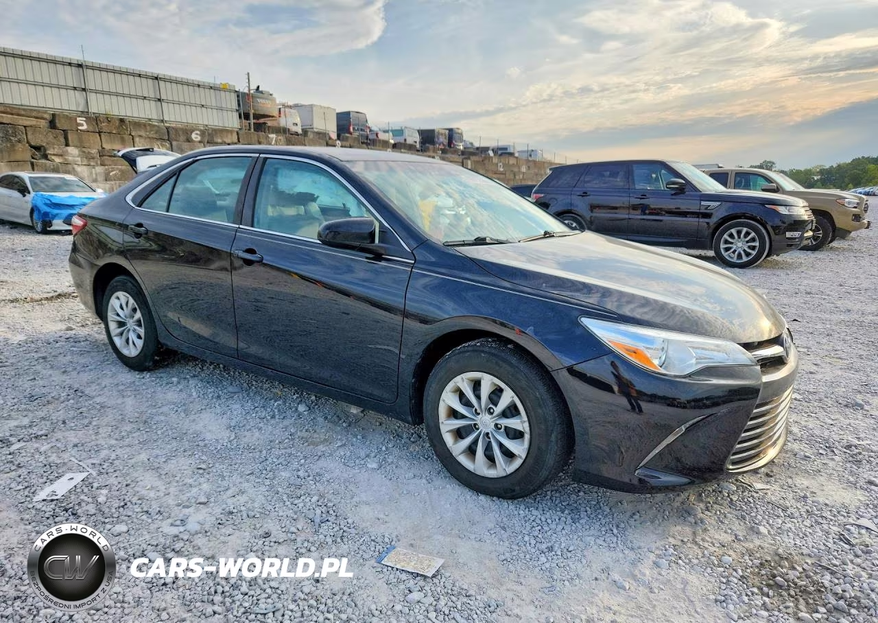 2017 Toyota Camry Le VIN:4T1BF1FK7HU686690 - 4