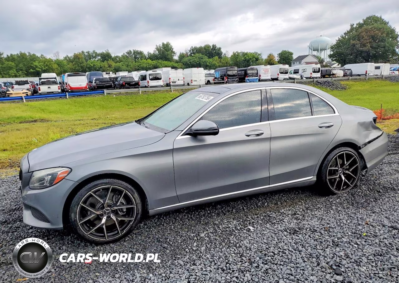 2015 Mercedes-Benz C 300 4Matic – zdjęcie 1 z 13