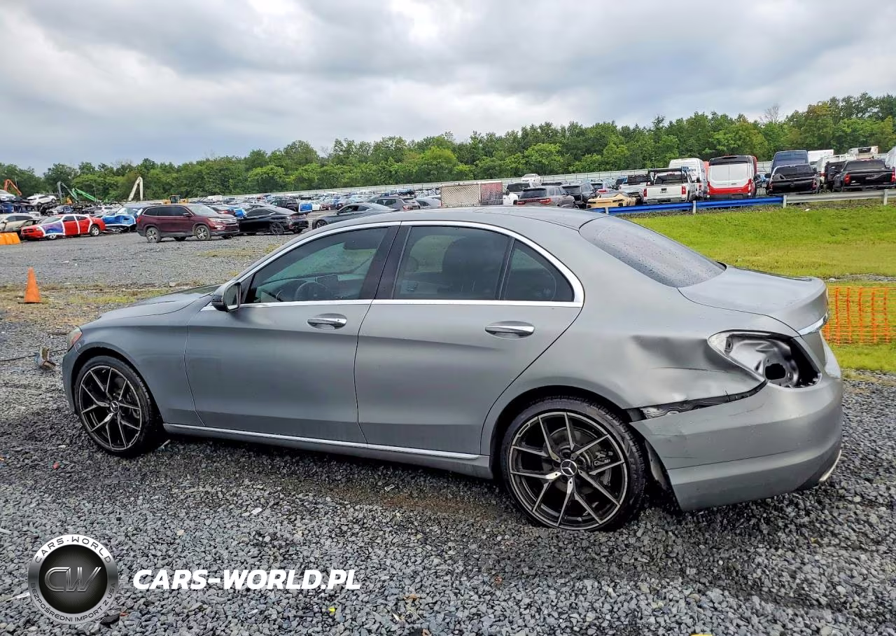 2015 Mercedes-Benz C 300 4Matic VIN:55SWF4KB8FU014882 - 2