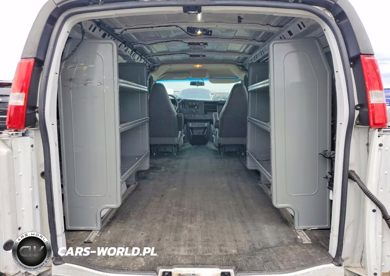 2022 Chevrolet Express G2500 VIN:1GCWGAFP7N1277620 - 10