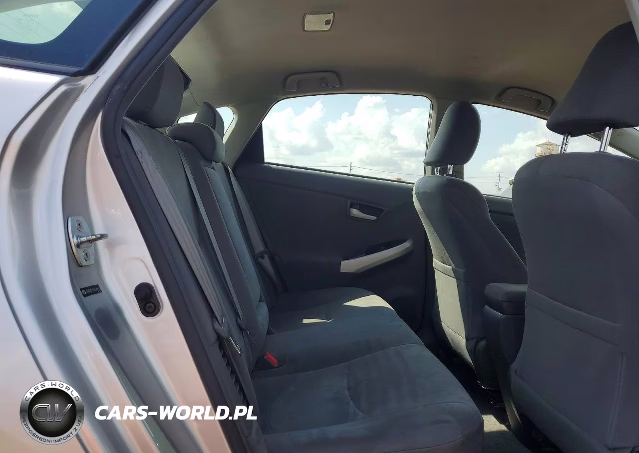 2021 Toyota Prius Ii VIN:JTDKN3DU8A0045620 - 10