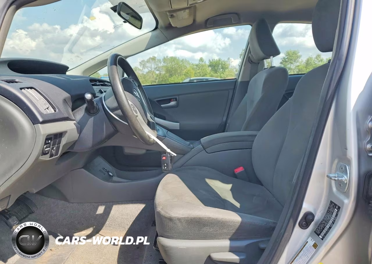 2021 Toyota Prius Ii VIN:JTDKN3DU8A0045620 - 7