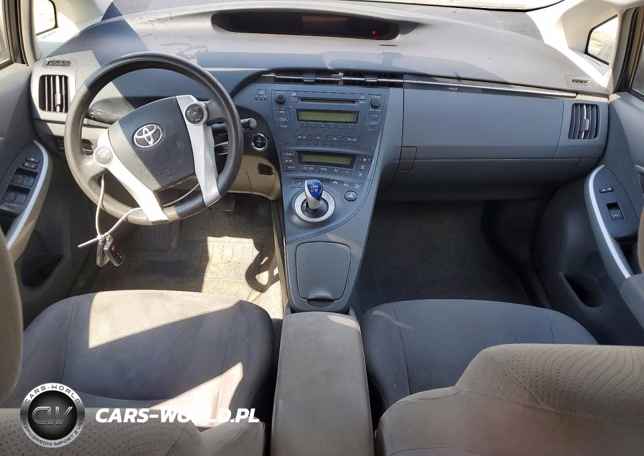 2021 Toyota Prius Ii VIN:JTDKN3DU8A0045620 - 8