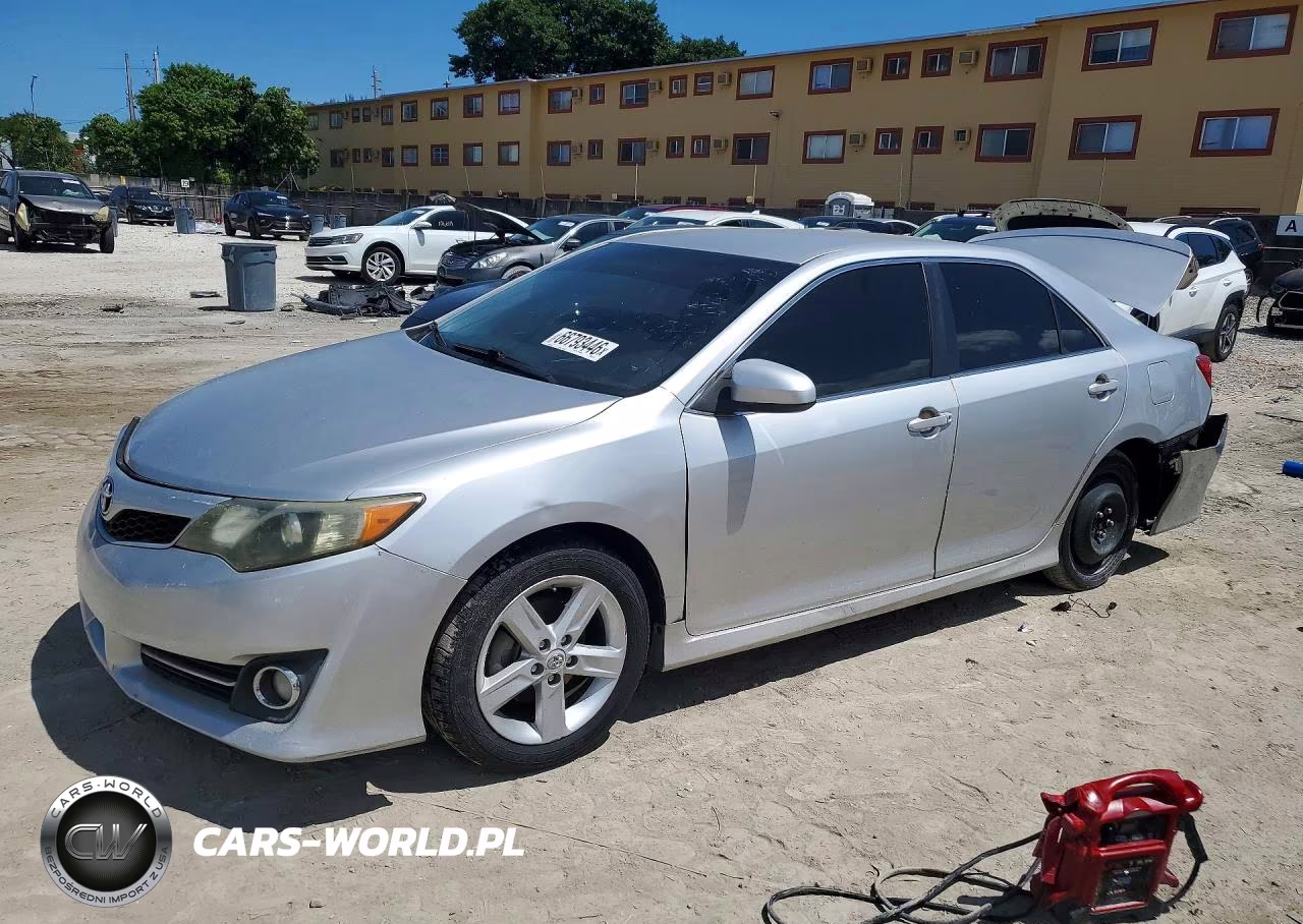 2013 Toyota Camry Se – zdjęcie 1 z 12
