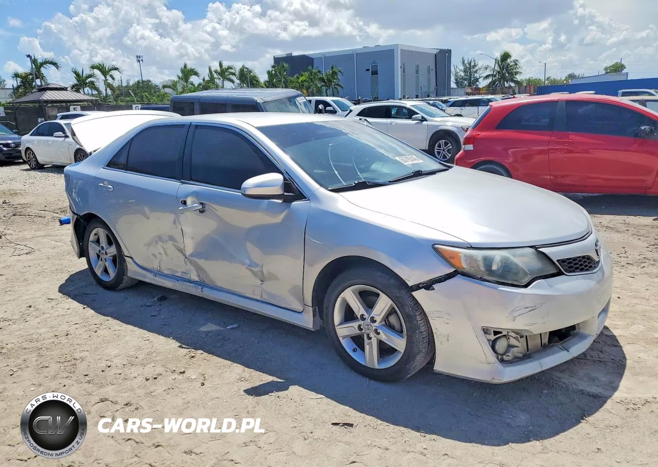 2013 Toyota Camry Se VIN:4T1BF1FK6DU251671 - 4