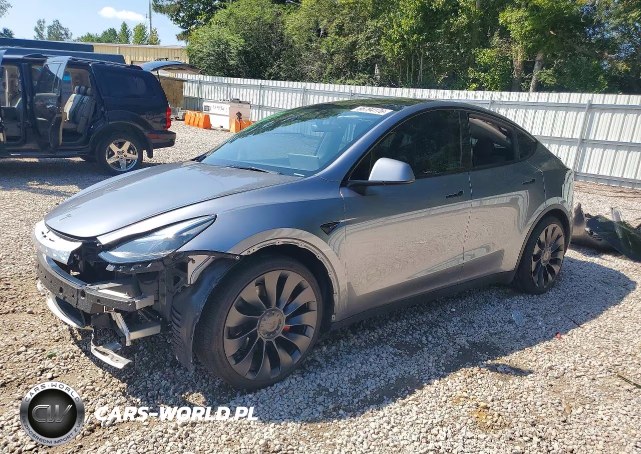 2024 Tesla Model Y – zdjęcie 1 z 13