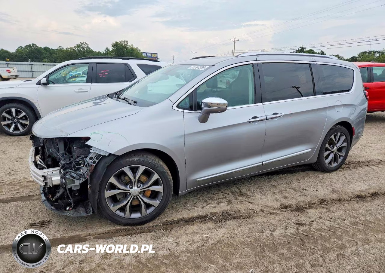 2017 Chrysler Pacifica Limited VIN:2C4RC1GG9HR744172 - 1