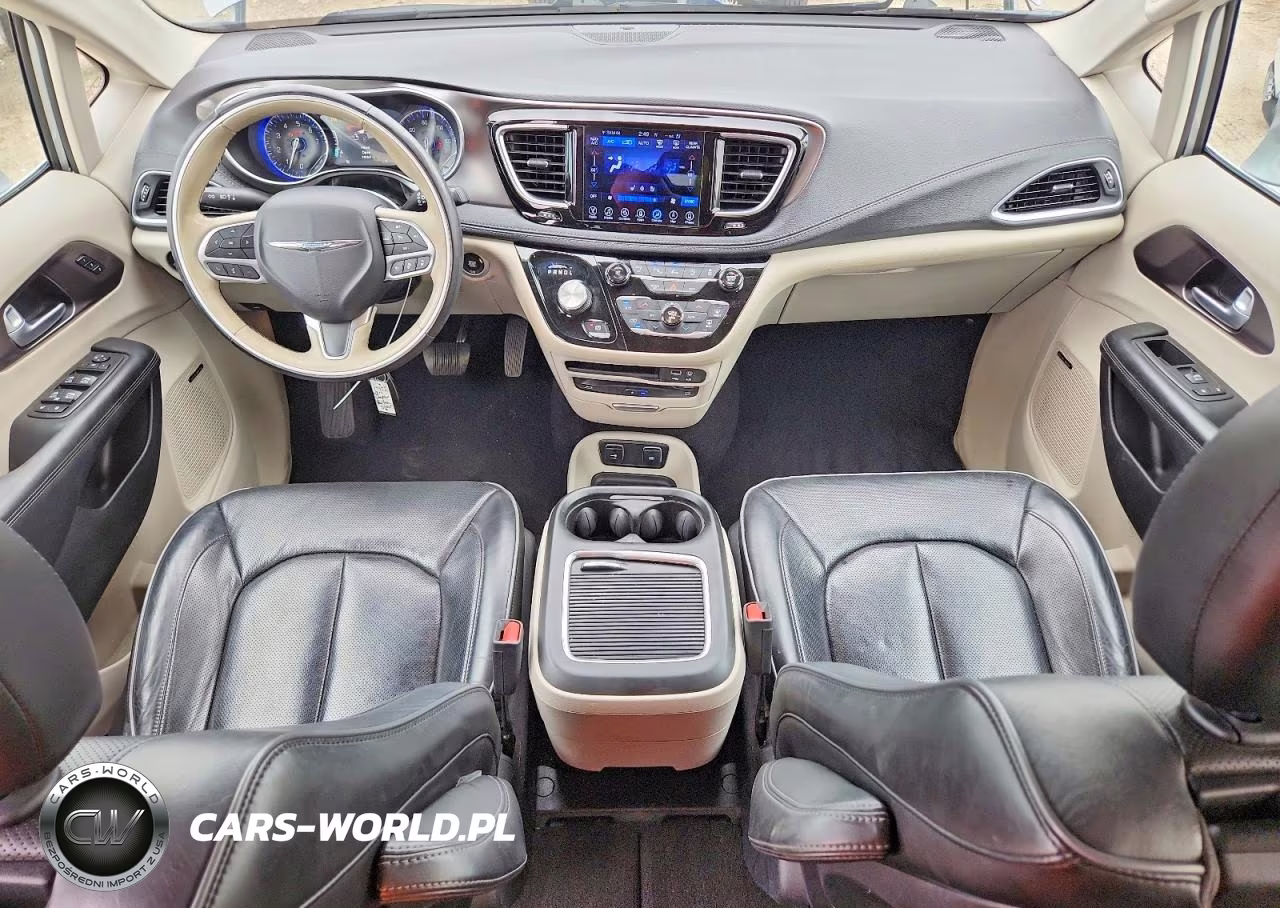 2017 Chrysler Pacifica Limited VIN:2C4RC1GG9HR744172 - 8