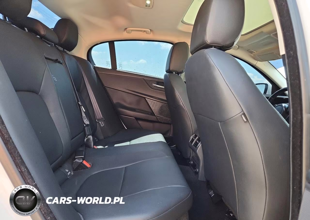 2018 Jaguar Xe Premium VIN:SAJAD4FX4JCP35148 - 10