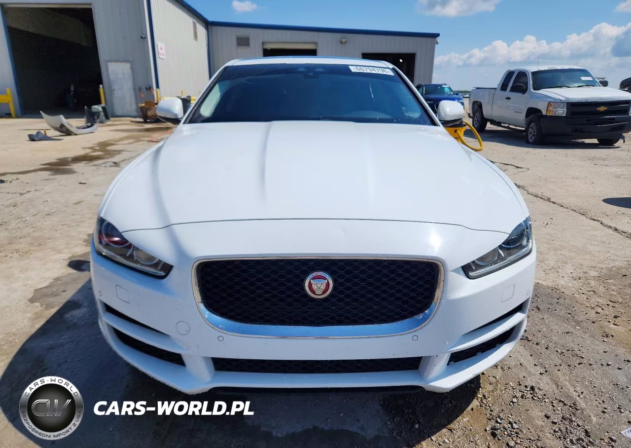 2018 Jaguar Xe Premium VIN:SAJAD4FX4JCP35148 - 5