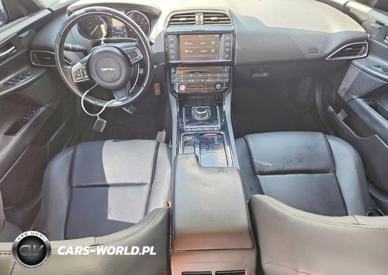 2018 Jaguar Xe Premium VIN:SAJAD4FX4JCP35148 - 8