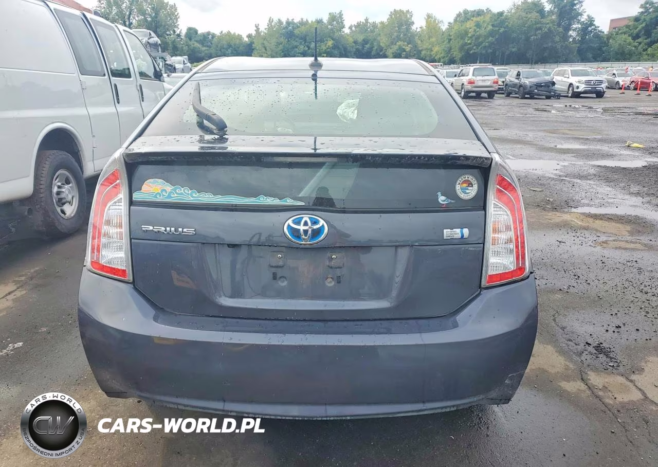 2013 Toyota Prius Four VIN:JTDKN3DU7D5690640 - 6