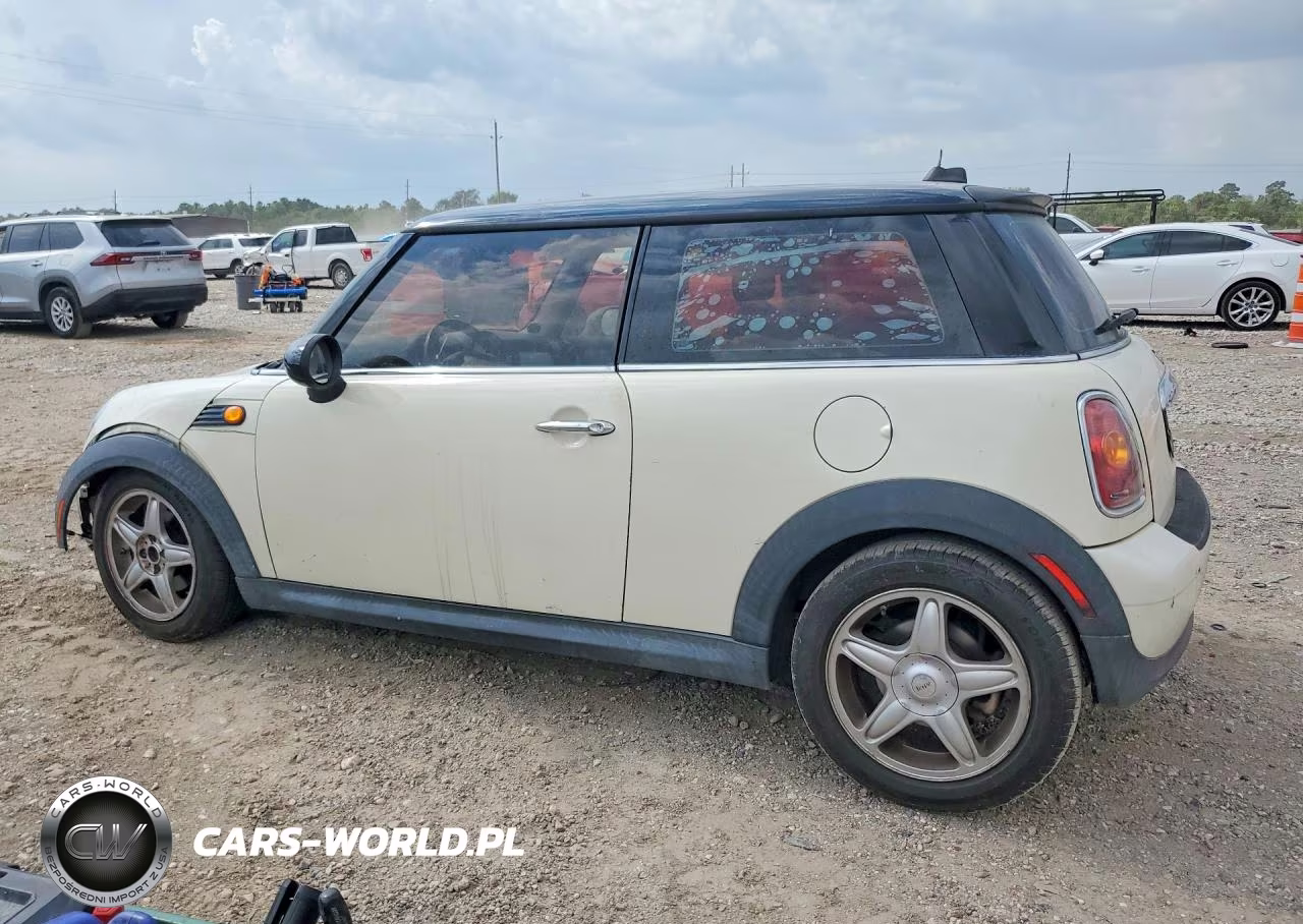 2008 Mini Cooper VIN:WMWMF33518TT59776 - 2
