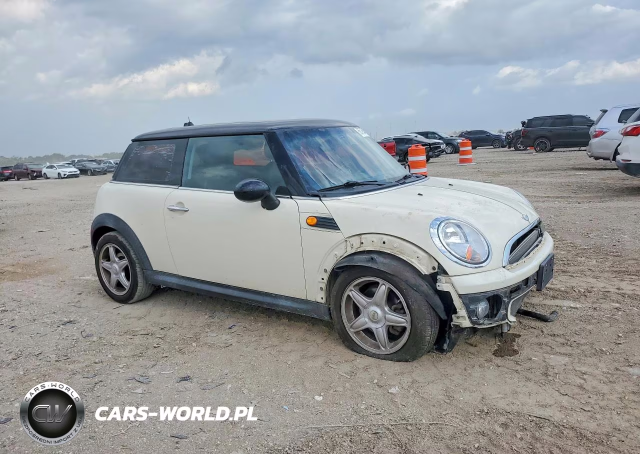 2008 Mini Cooper VIN:WMWMF33518TT59776 - 4