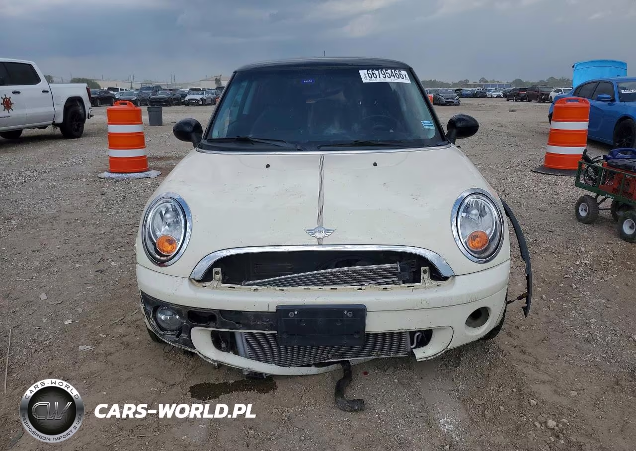 2008 Mini Cooper VIN:WMWMF33518TT59776 - 5