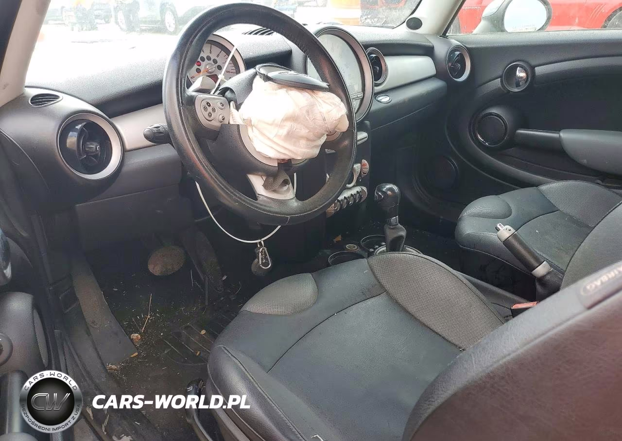 2008 Mini Cooper VIN:WMWMF33518TT59776 - 8