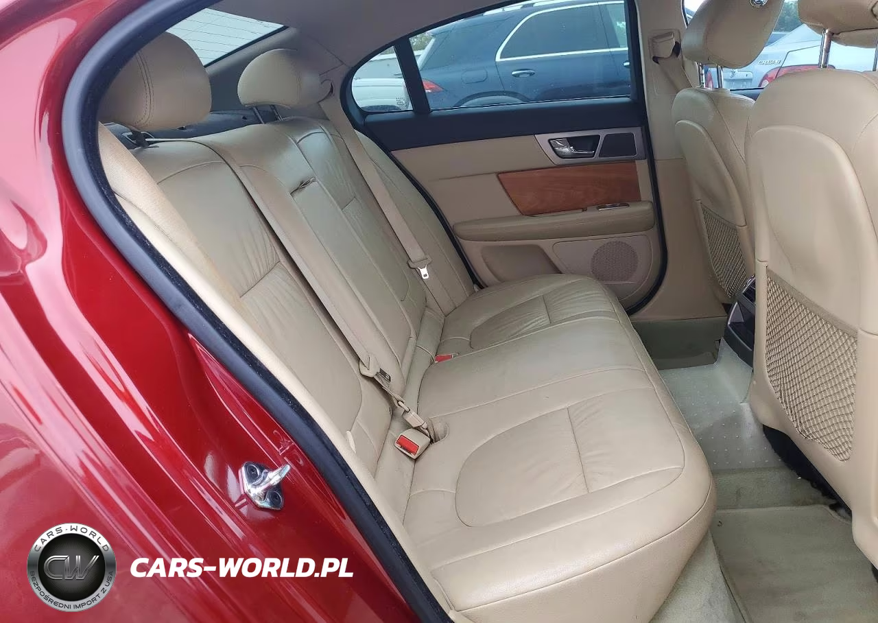 2010 Jaguar Xf Luxury VIN:SAJWA0FA9AHR55438 - 10