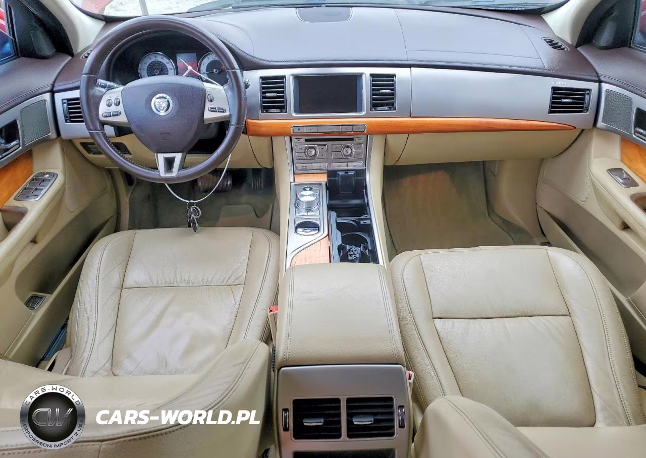 2010 Jaguar Xf Luxury VIN:SAJWA0FA9AHR55438 - 8