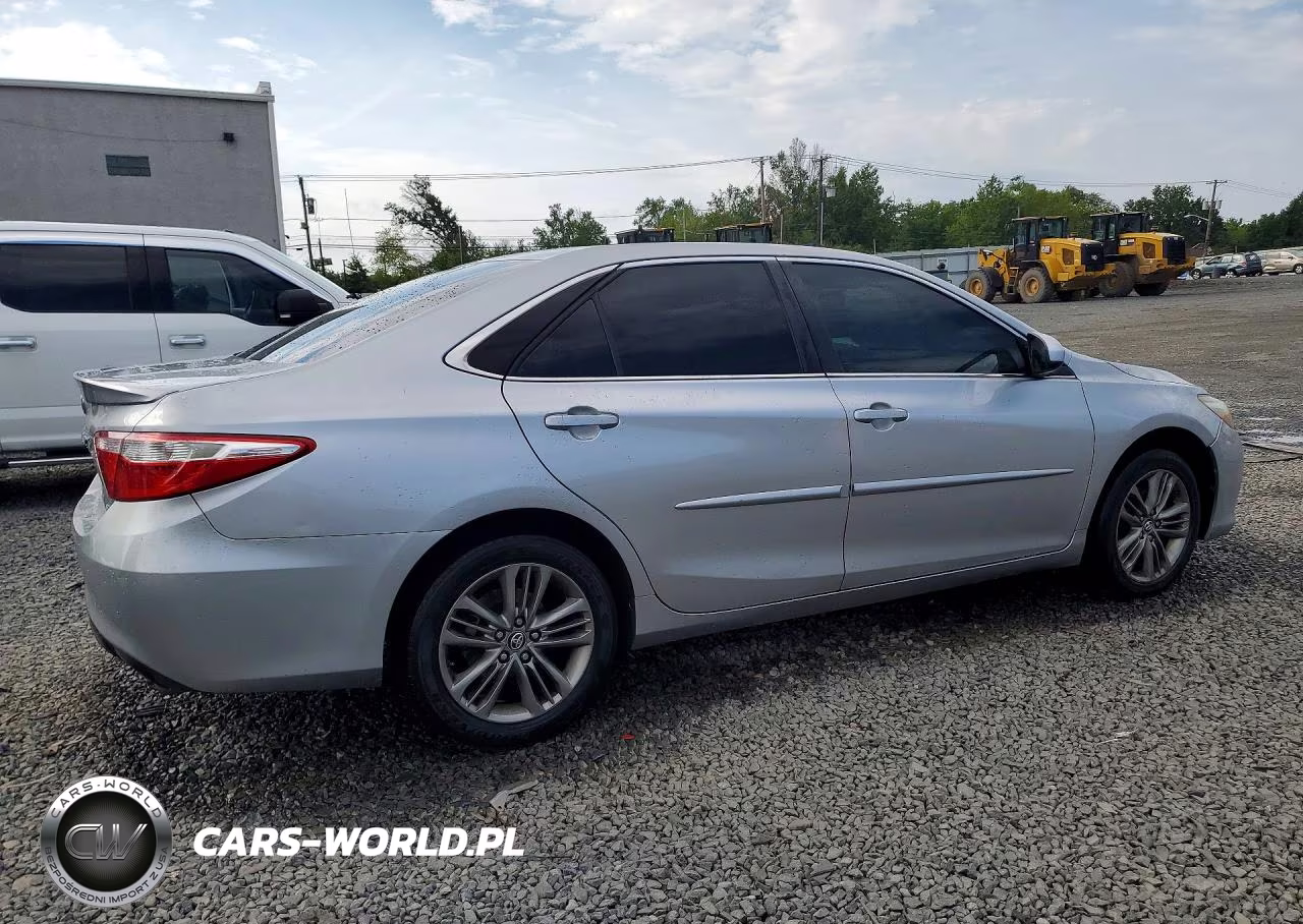 2017 Toyota Camry Se VIN:4T1BF1FKXHU312946 - 3