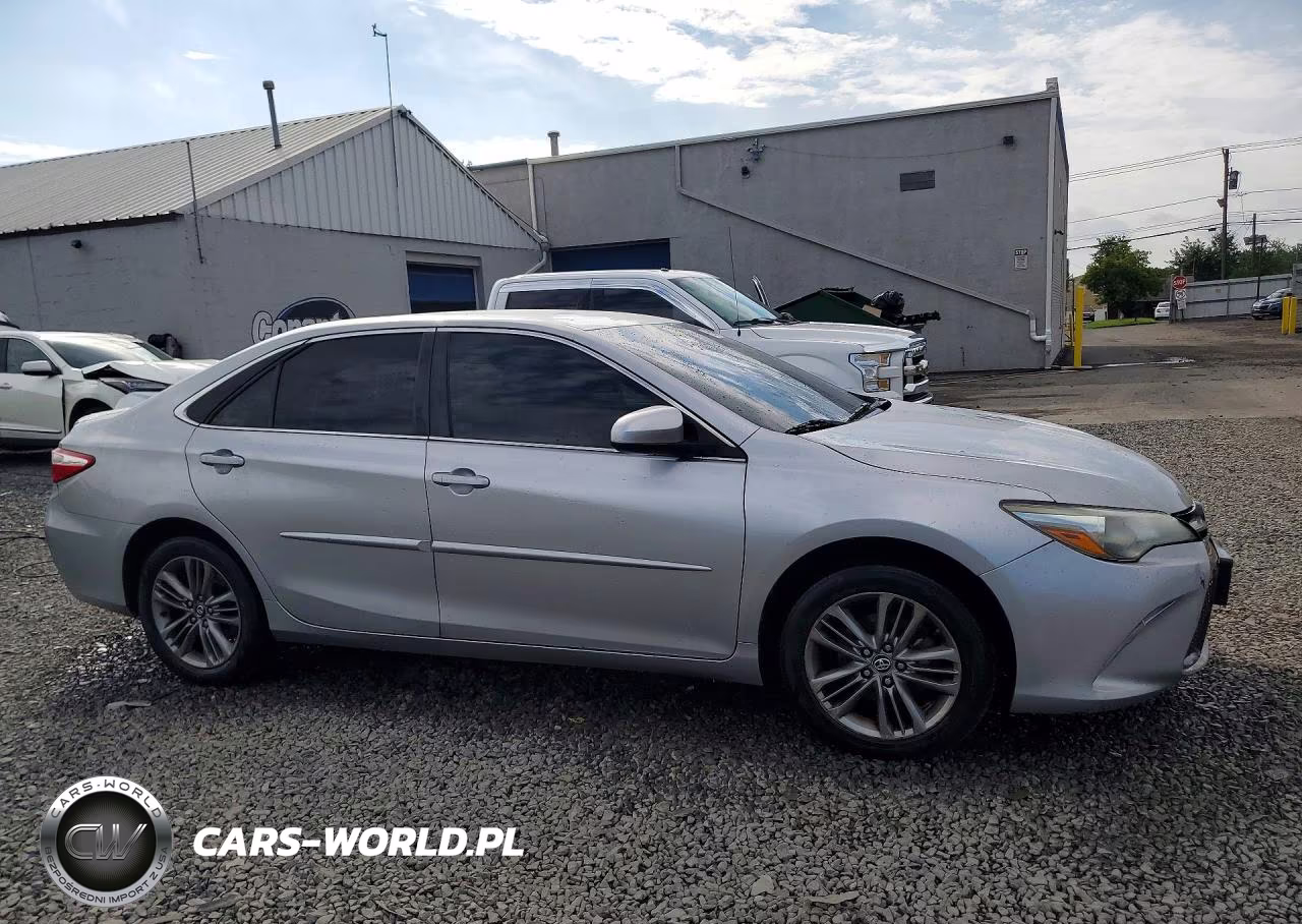 2017 Toyota Camry Se VIN:4T1BF1FKXHU312946 - 4