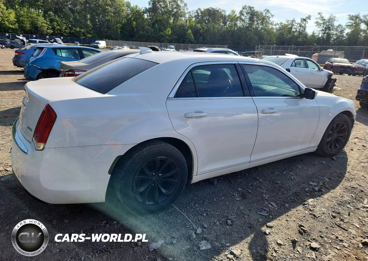2016 Chrysler 300 Limited VIN:2C3CCAAG8GH229655 - 3