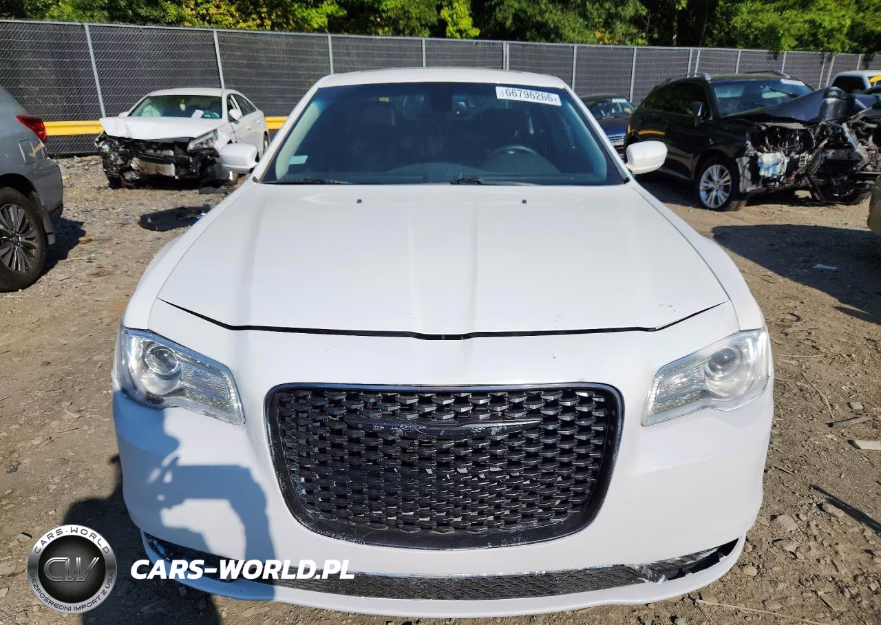 2016 Chrysler 300 Limited VIN:2C3CCAAG8GH229655 - 5