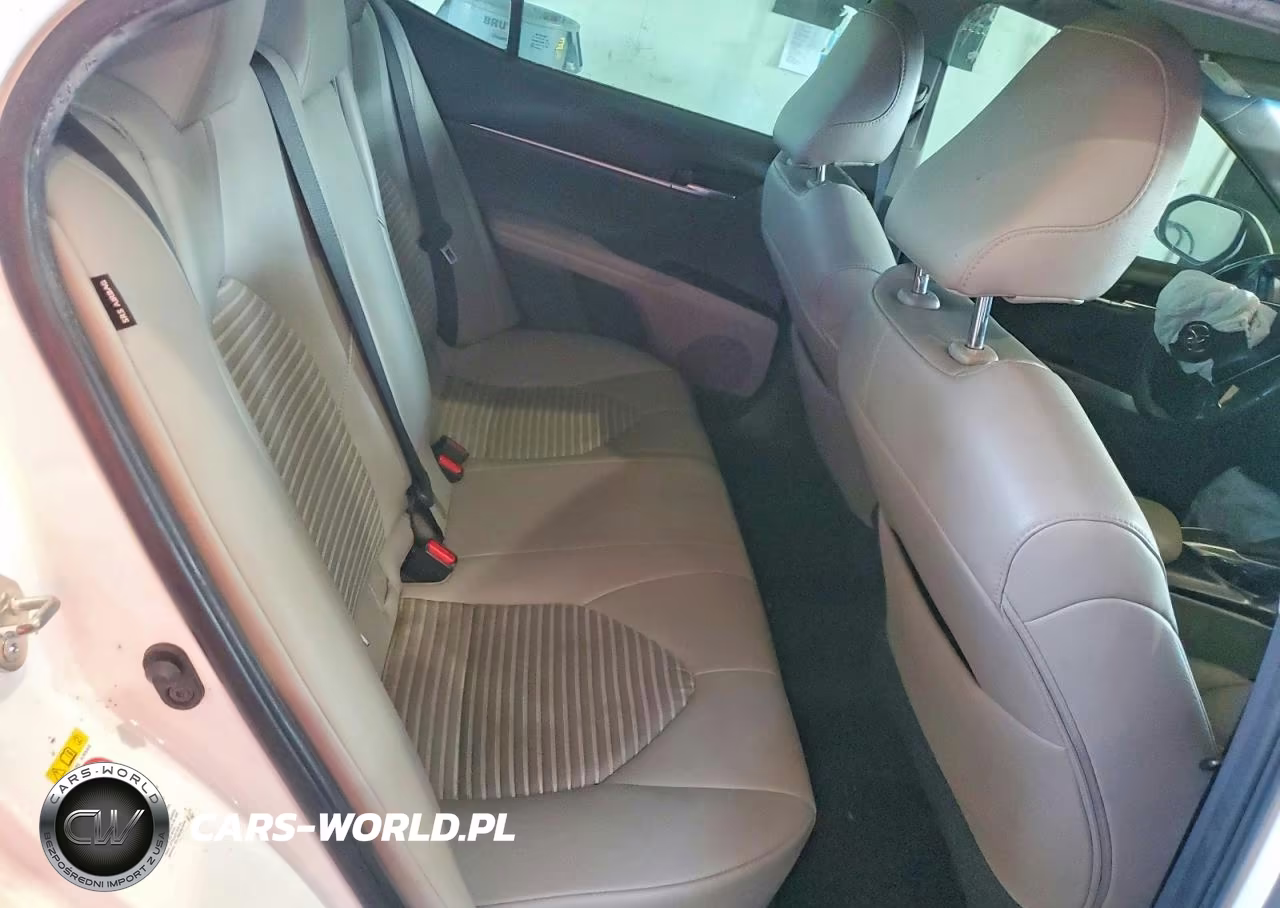2018 Toyota Camry Se VIN:4T1B11HK9JU065579 - 10