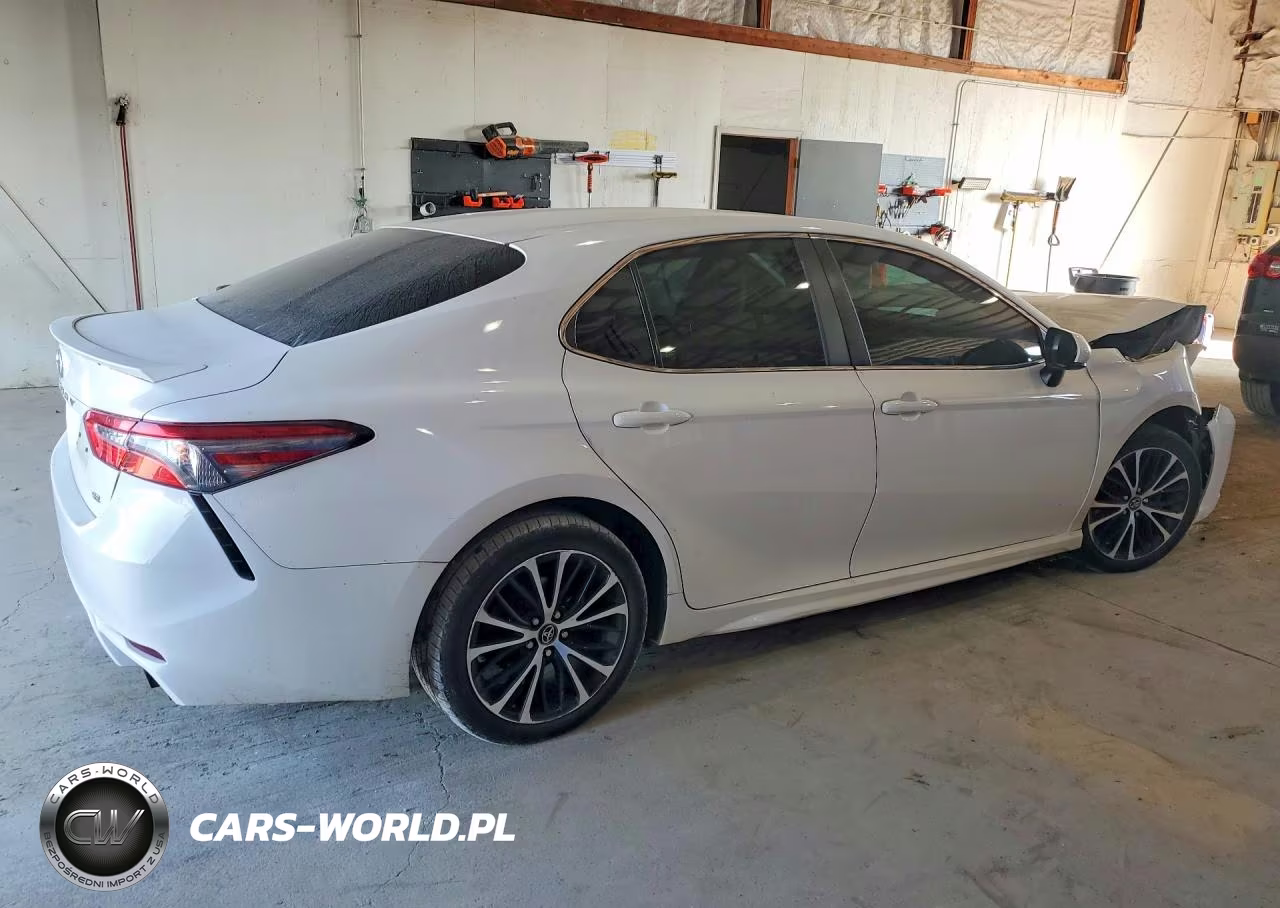 2018 Toyota Camry Se VIN:4T1B11HK9JU065579 - 3